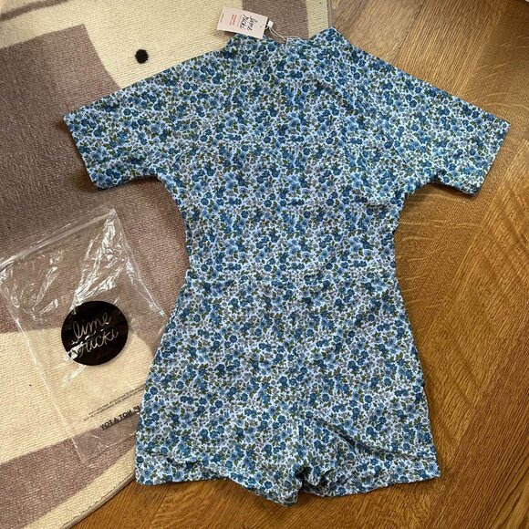 {NWT} LIME RICKI Cornflower Rash Guard One Piece | M | blue floral rashguard - Picture 5 of 8